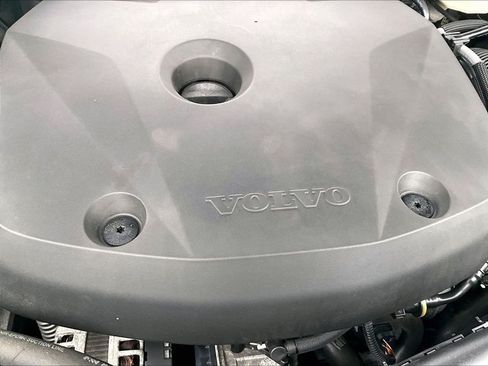 Used 2021 Volvo XC40 T5 R-Design w/ Climate Package AWD/4WD image 34