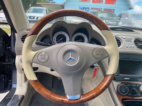Used 2009 Mercedes-Benz SL 550 w/ Premium I Pkg image 28