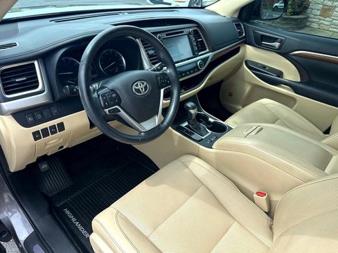 Used 2019 Toyota Highlander Limited image 13