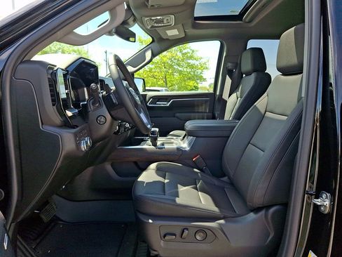 New 2026 GMC Sierra 1500 SLT AWD/4WD image 9