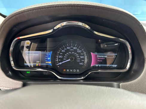 Used 2019 Lincoln MKT AWD image 21