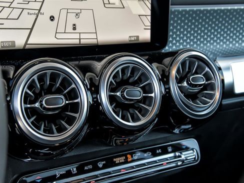 Certified 2025 Mercedes-Benz EQB 300 4MATIC image 22