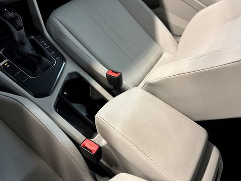 Used 2023 Volkswagen Tiguan SE FWD image 22