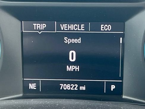 Used 2018 Chevrolet Equinox LT FWD image 2