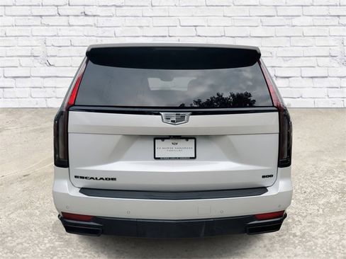 Used 2023 Cadillac Escalade ESV Sport Platinum w/ LPO, ONYX Package image 3