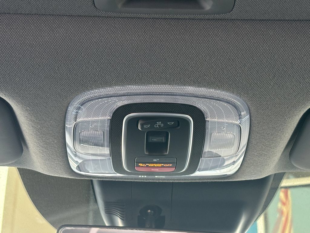 Used 2025 Hyundai Elantra SEL FWD image 19