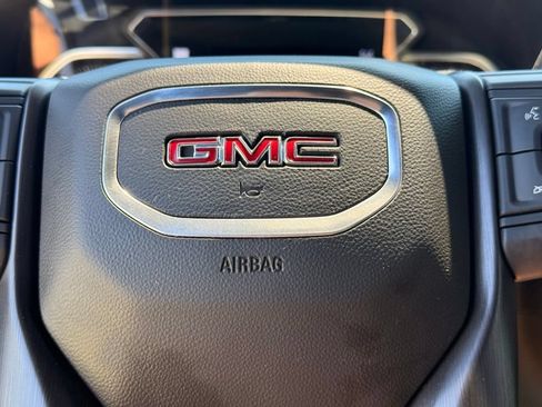 Used 2022 GMC Sierra 2500 AT4 w/ AT4 Premium Plus Package AWD/4WD image 17