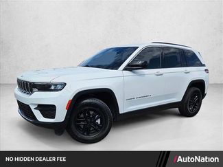 Used 2025 Jeep Grand Cherokee Laredo w/ Trailer Tow Package AWD/4WD video 1