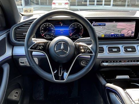 Used 2025 Mercedes-Benz GLE 350 4MATIC image 5