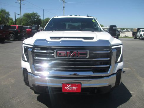 Certified 2026 GMC Sierra 3500 SLE w/ SLE Value Package AWD/4WD image 14
