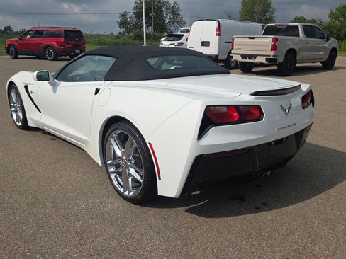 Used 2018 Chevrolet Corvette Stingray Convertible w/ 2LT Preferred Equipment Group RWD image 3