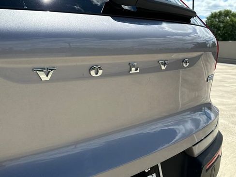 Certified 2026 Volvo XC40 B5 Plus AWD/4WD image 36