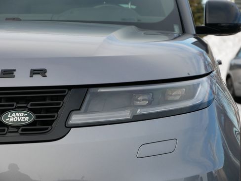 Used 2025 Land Rover Range Rover Sport Dynamic SE image 9