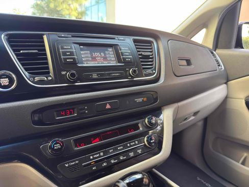 Used 2016 Kia Sedona EX image 42