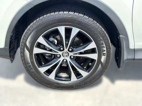 Used 2015 Toyota RAV4 Limited FWD image 12