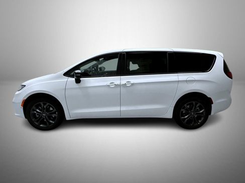 New 2026 Chrysler Pacifica Select AWD/4WD image 8