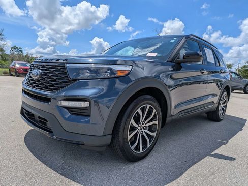 Used 2024 Ford Explorer ST-Line w/ Class IV Trailer Tow Package RWD image 9