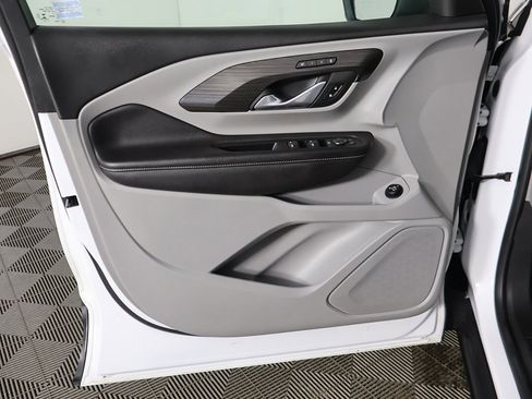 Used 2022 GMC Terrain SLT image 22