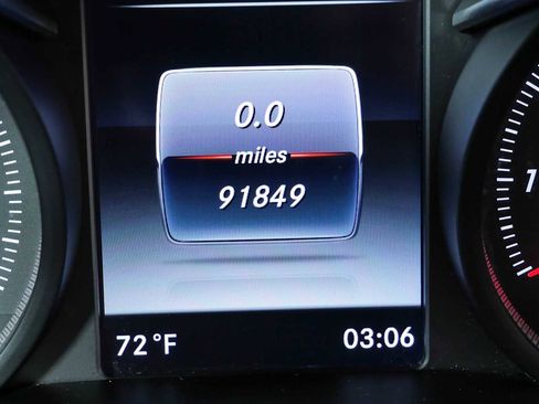 Used 2018 Mercedes-Benz GLC 300 4MATIC image 8