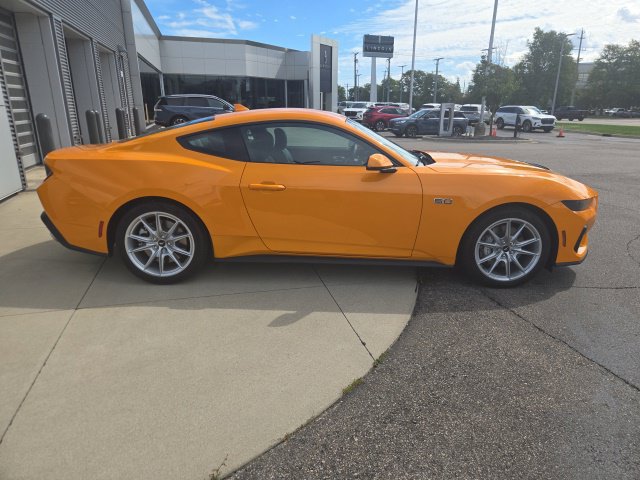 Used 2026 Ford Mustang GT Premium RWD image 2