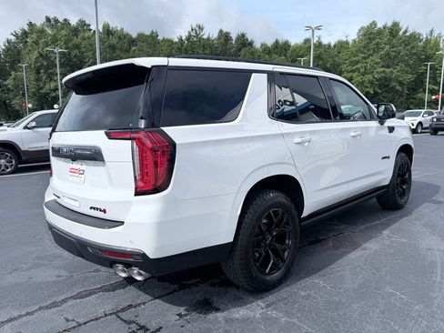 Used 2022 GMC Yukon AT4 w/ Technology Package AWD/4WD image 6