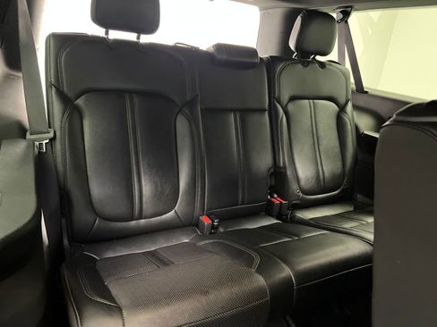 Used 2024 Jeep Wagoneer L Series II image 32