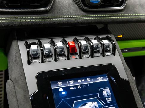 Used 2024 Lamborghini Huracan Tecnica image 34