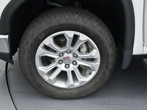Used 2023 GMC Sierra 1500 SLT w/ SLT Premium Plus Package AWD/4WD image 38