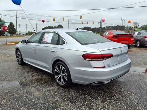 Used 2021 Volkswagen Passat 2.0T SE image 5