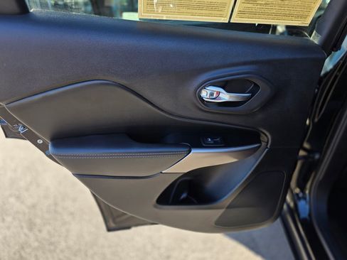 Used 2022 Jeep Cherokee Latitude Lux image 17