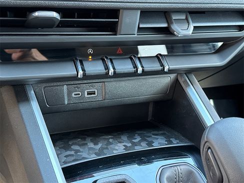 Used 2025 Chevrolet Colorado W/T image 29