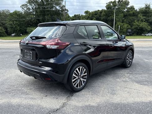 Used 2021 Nissan Kicks SV image 5