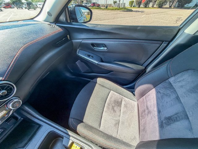 Used 2025 Nissan Sentra SR FWD image 16