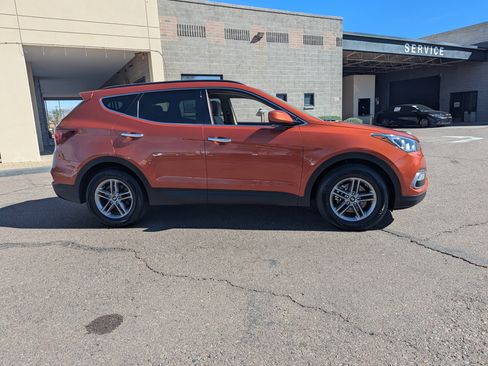 Used 2017 Hyundai Santa Fe Sport image 2