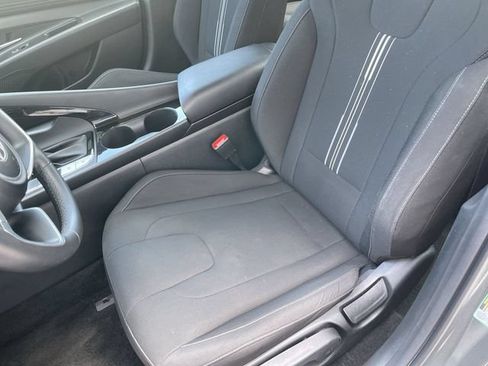 Used 2025 Hyundai Elantra SEL FWD image 11