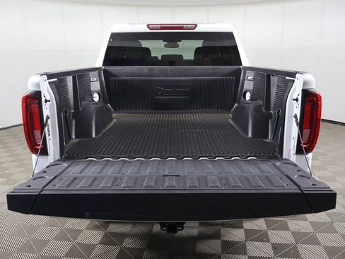 Used 2025 GMC Sierra 1500 SLT AWD/4WD image 14