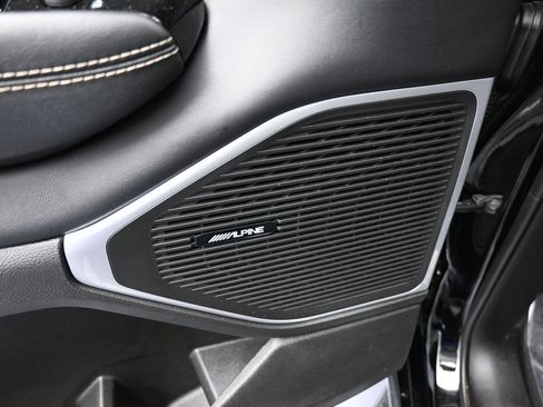 Used 2024 Jeep Wagoneer 2WD image 14