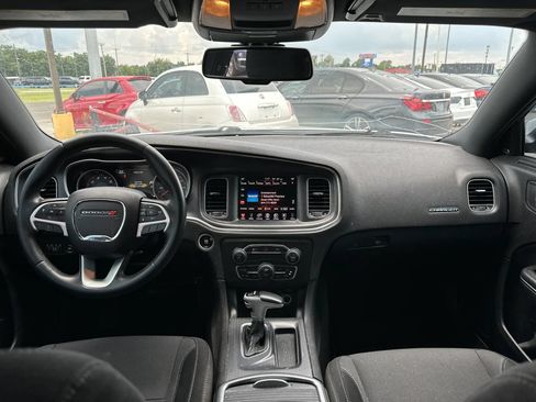 Used 2016 Dodge Charger SXT RWD image 12