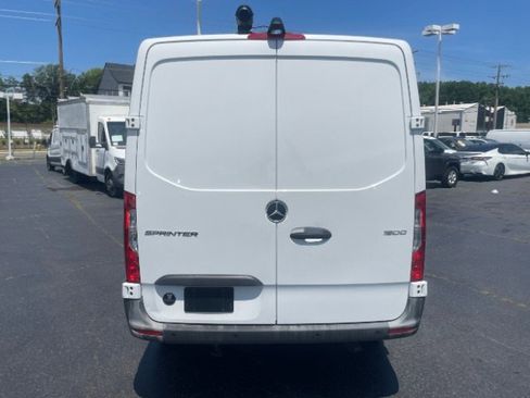 Used 2022 Mercedes-Benz Sprinter 1500 image 5