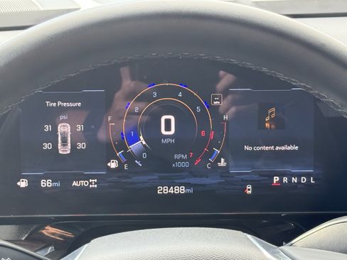 Used 2025 Chevrolet Suburban Z71 image 16