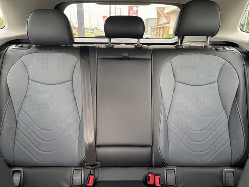 Used 2026 Volkswagen Tiguan SE AWD/4WD image 39