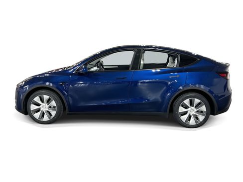Certified 2023 Tesla Model Y Long Range AWD/4WD image 3