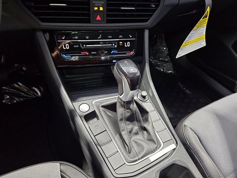 New 2026 Volkswagen Jetta SE FWD image 23