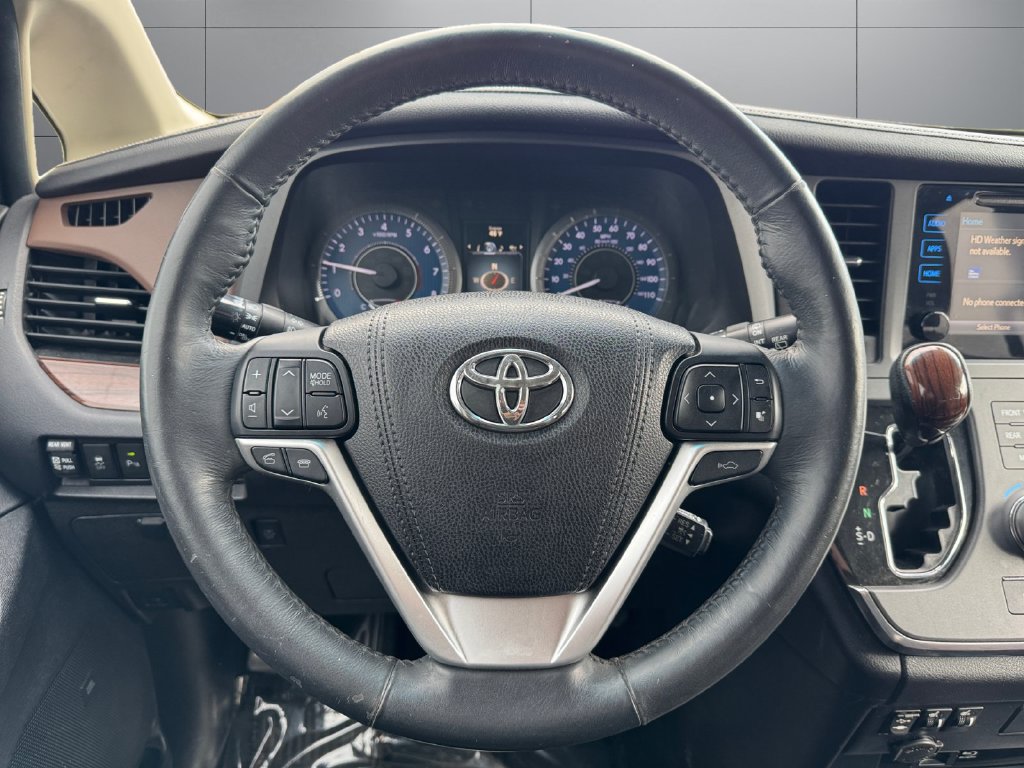 Used 2015 Toyota Sienna Limited Premium w/ Advanced Technology Package FWD image 13