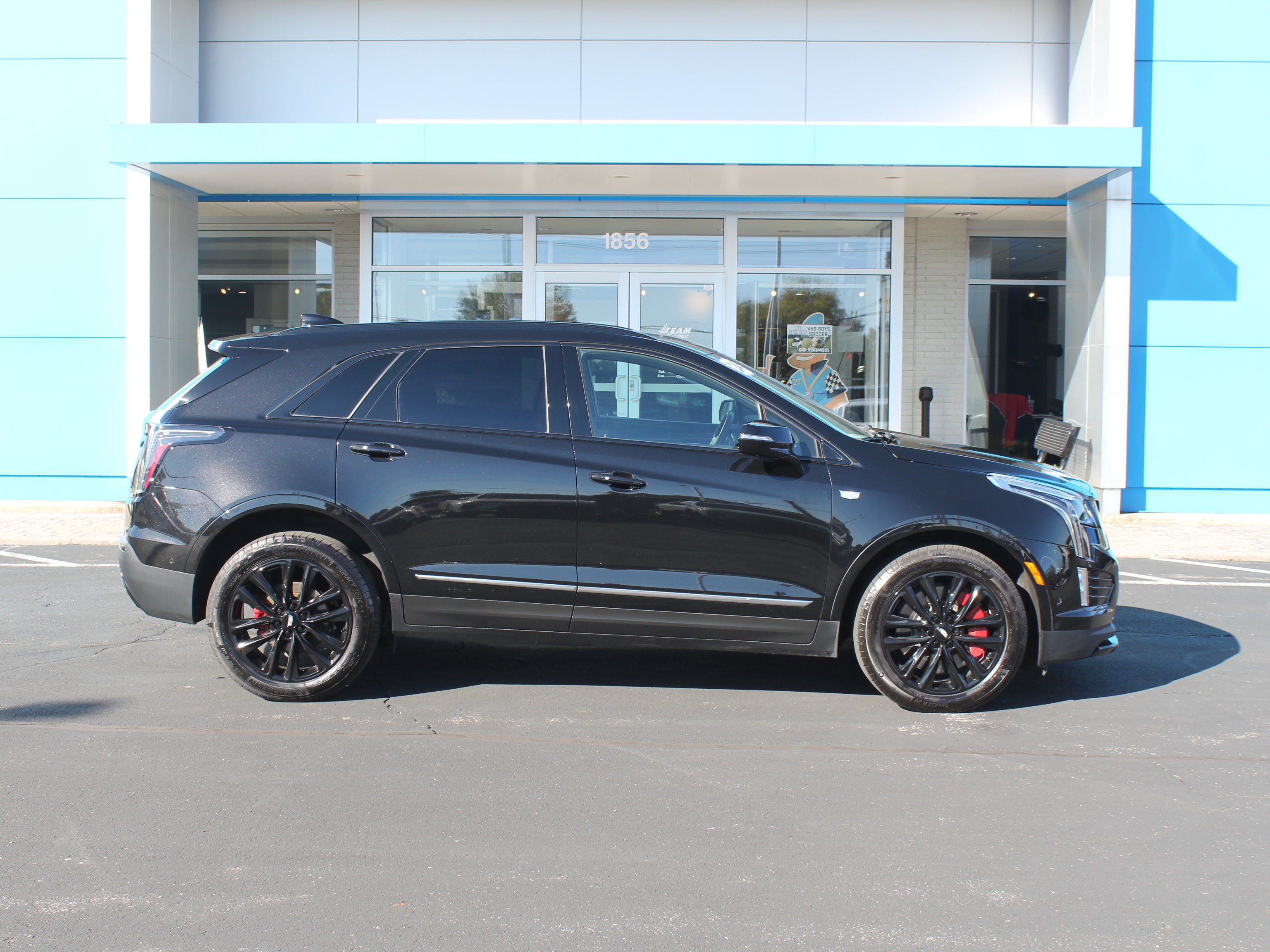 Used 2024 Cadillac XT5 Sportv w/ Platinum Package AWD/4WD image 5