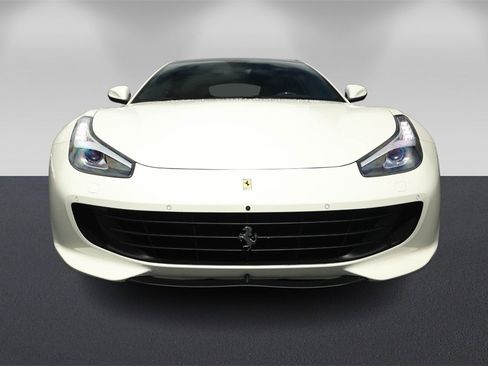 Certified 2018 Ferrari GTC4Lusso T image 8