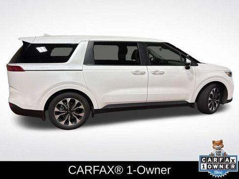 Used 2024 Kia Carnival EX FWD image 3