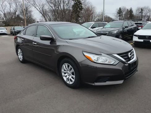 Used 2016 Nissan Altima 2.5 S w/ Power Driver Seat Package image 2
