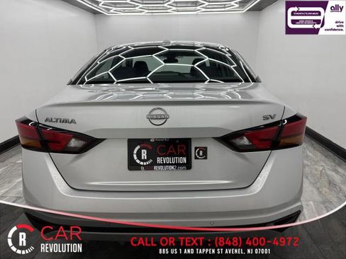Used 2024 Nissan Altima 2.5 SV image 5