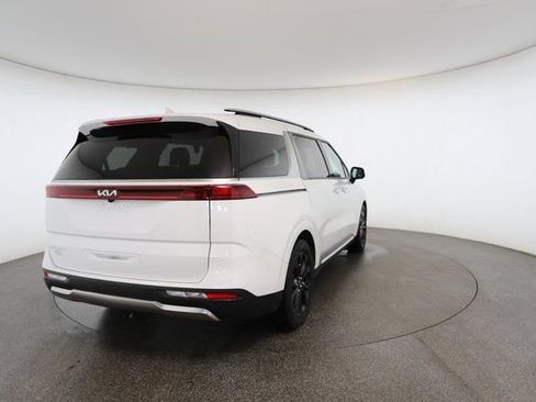 Used 2024 Kia Carnival SX image 16